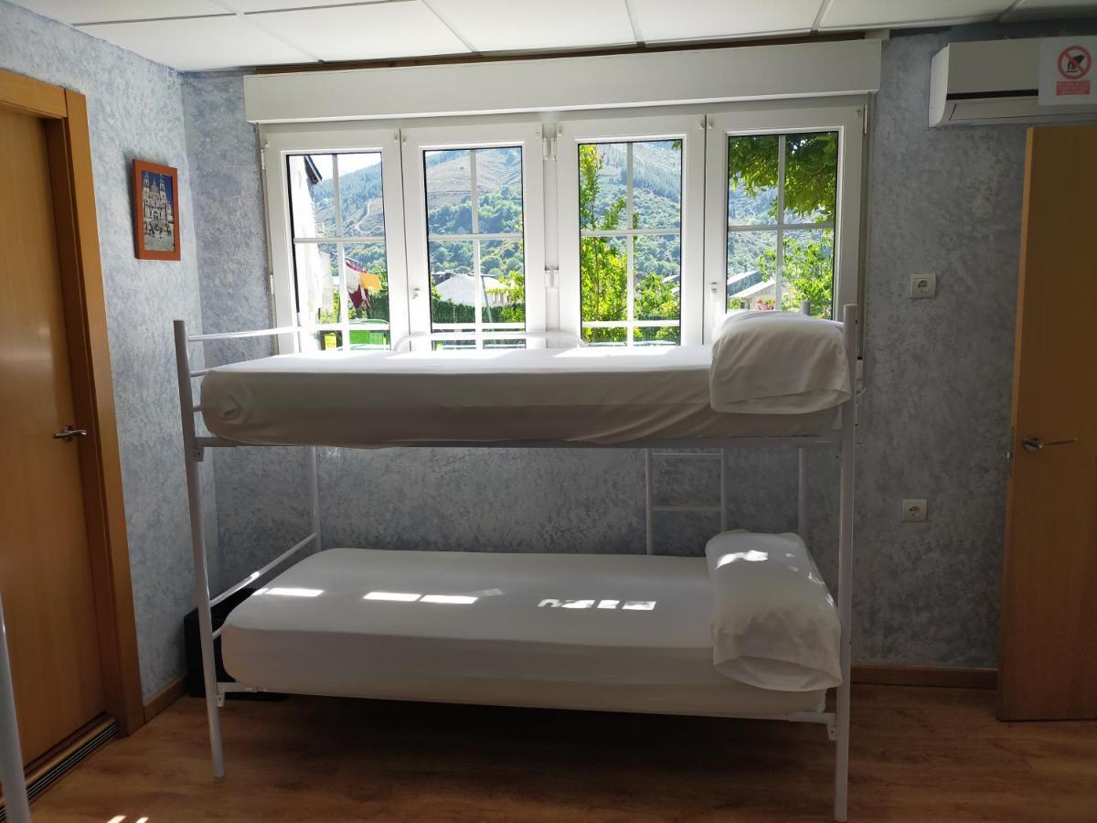 וילה פרנקה דל ביירסו Albergue El Castillo מראה חיצוני תמונה